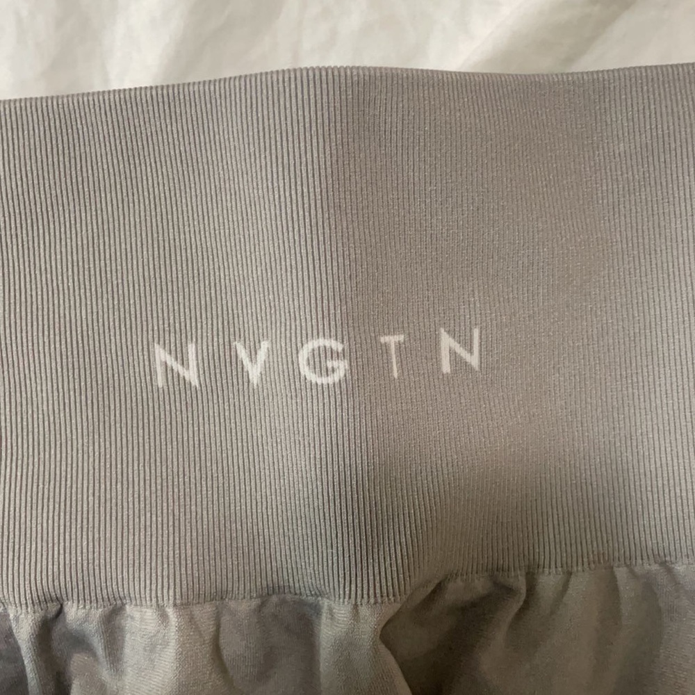 NVGTN SOLID SEAMLESS LEGGINGS IN LIGHT GREY SIZE SMALL